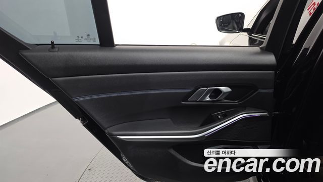 BMW 3-Series 2021 — photo 15