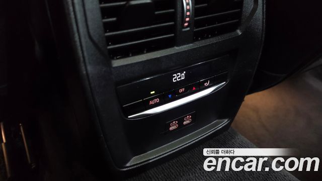 BMW 3-Series 2021 — photo 32