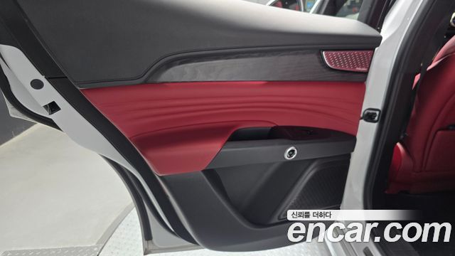 Maserati Grecale 2023 — photo 15