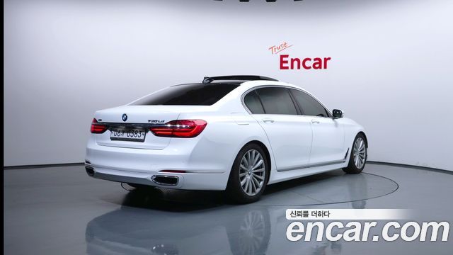 BMW 7-Series 2016 — photo 2