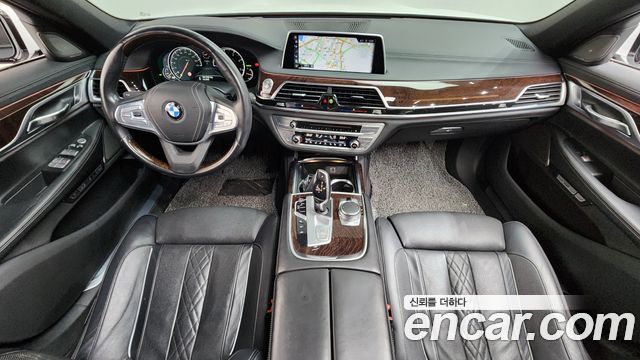 BMW 7-Series 2016 — photo 7
