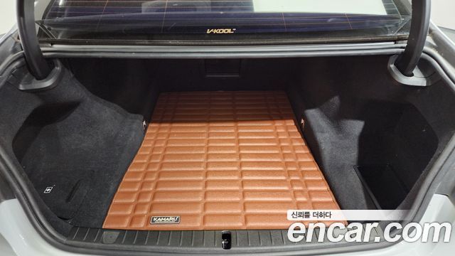 BMW 7-Series 2016 — photo 18