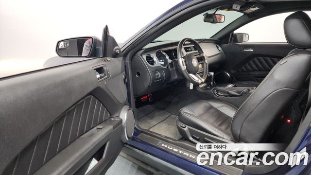 Ford Mustang 2012 — photo 10