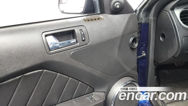 Ford Mustang 2012 — photo 12