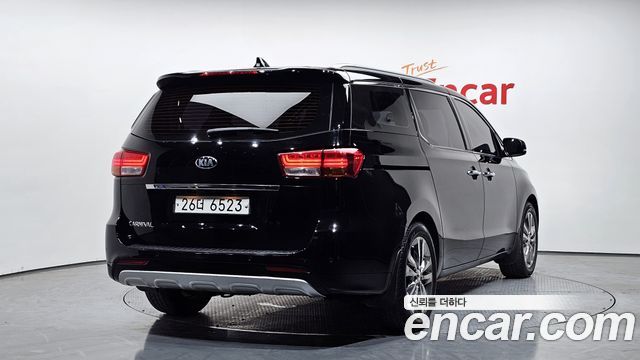 Kia Canival 2018 — photo 2
