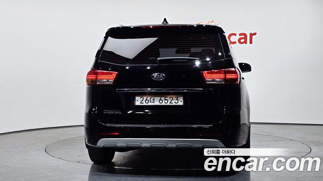 Kia Canival 2018 — photo 4