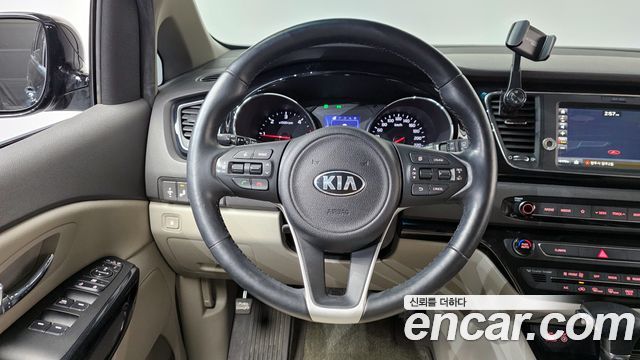 Kia Canival 2018 — photo 12