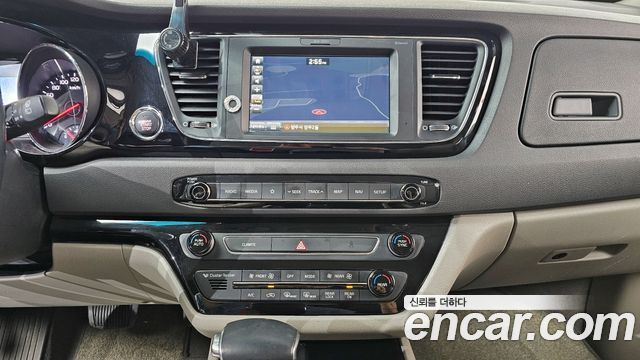 Kia Canival 2018 — photo 13