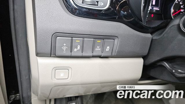 Kia Canival 2018 — photo 16