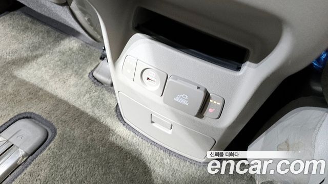 Kia Canival 2018 — photo 17