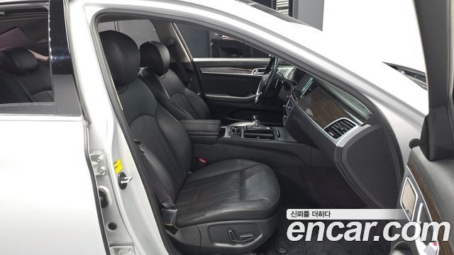 Genesis G80 2018 — photo 17