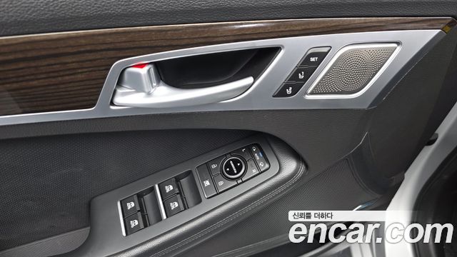 Genesis G80 2018 — photo 32