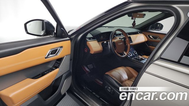 Land Rover Range Rover Velar 2018 — photo 13