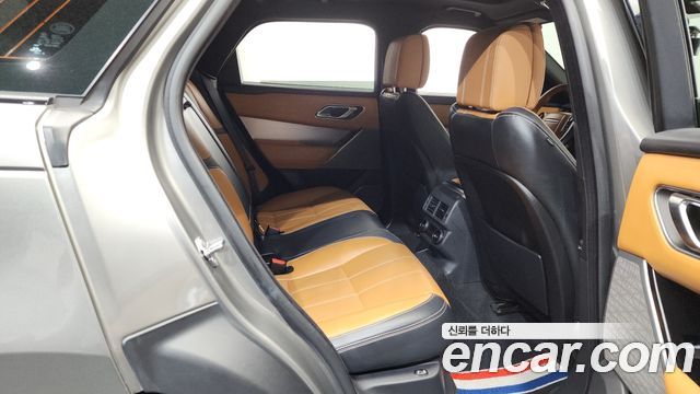Land Rover Range Rover Velar 2018 — photo 17