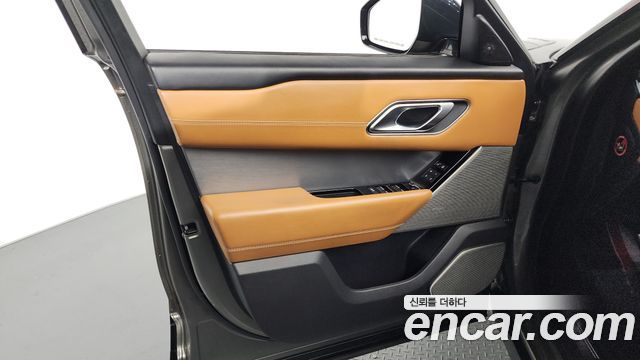 Land Rover Range Rover Velar 2018 — photo 14