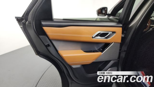 Land Rover Range Rover Velar 2018 — photo 15