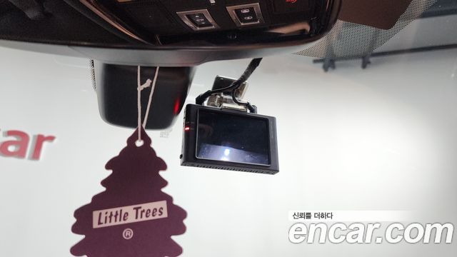 Land Rover Range Rover Velar 2018 — photo 28