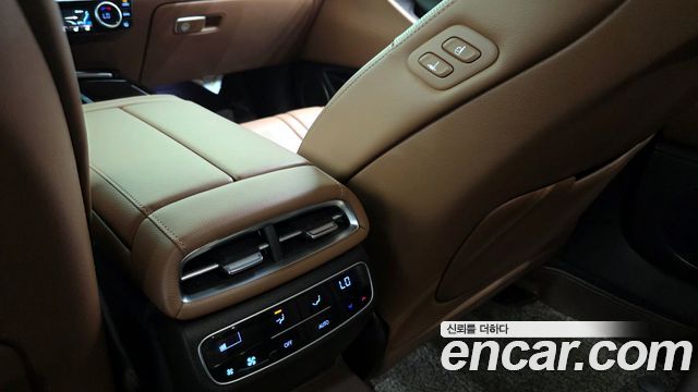 Genesis G80 2022 — photo 24