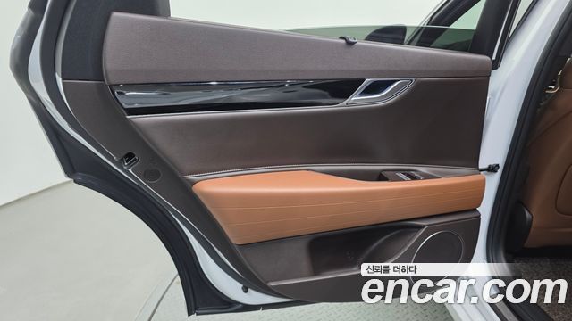 Genesis G80 2022 — photo 15