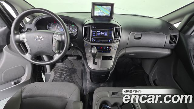 Hyundai Starex 2017 — photo 10