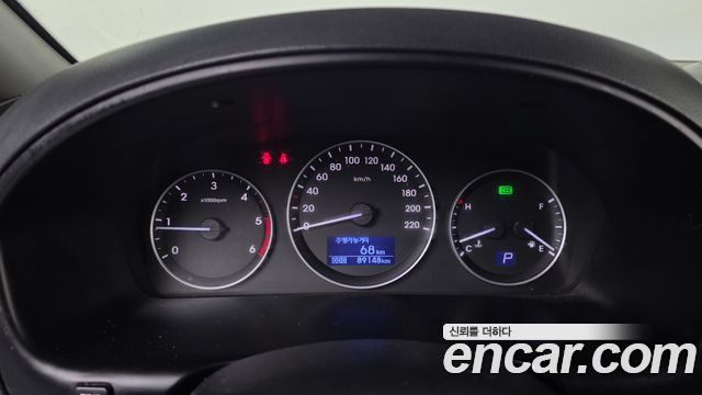 Hyundai Starex 2017 — photo 11