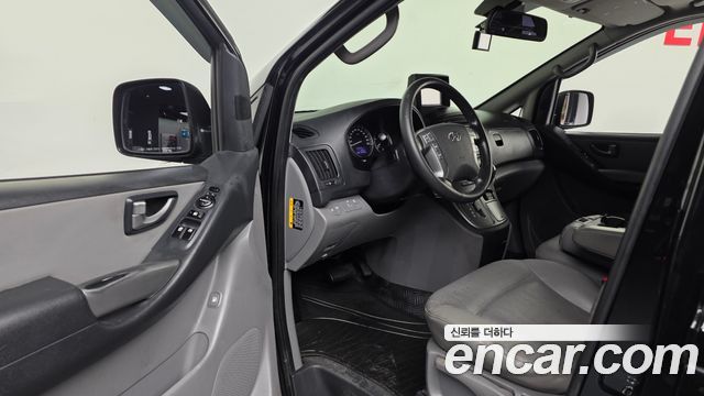 Hyundai Starex 2017 — photo 13