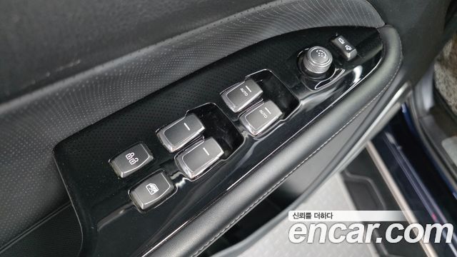 KG Mobility Rexton 2018 — photo 18
