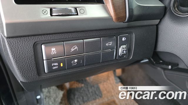 KG Mobility Rexton 2018 — photo 19