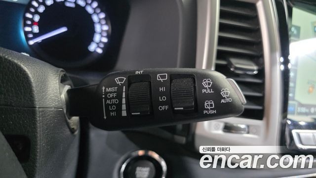 KG Mobility Rexton 2018 — photo 32