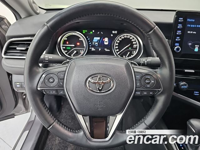 Toyota Camry 2024 — photo 18