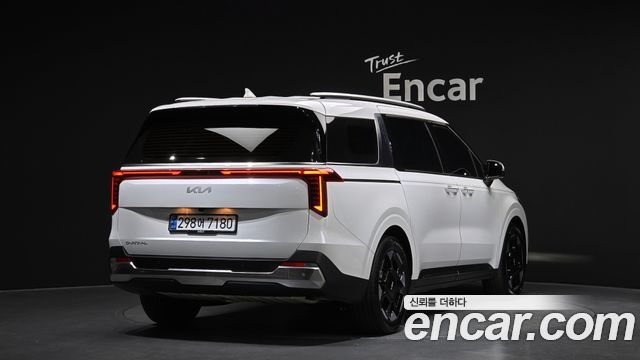 Kia Canival 2024 — photo 2