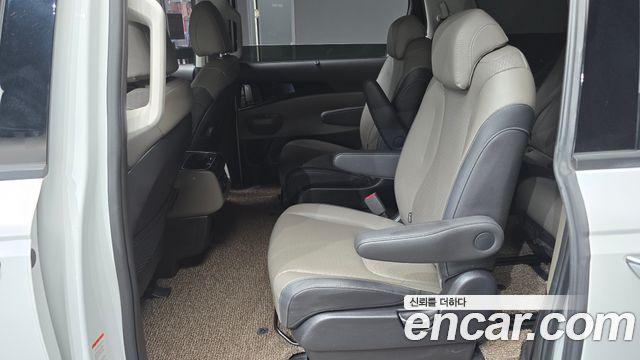 Kia Canival 2024 — photo 17