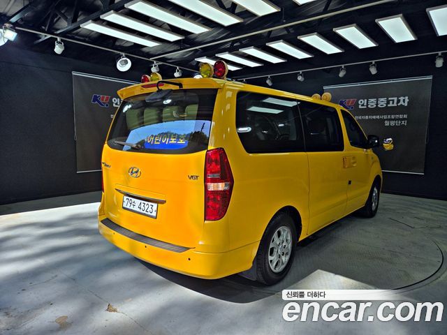 Hyundai Starex 2015 — photo 2