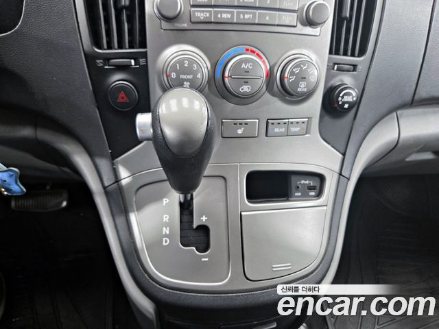 Hyundai Starex 2015 — photo 9