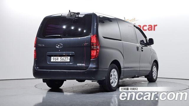 Hyundai Starex 2015 — photo 2