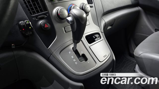 Hyundai Starex 2015 — photo 9