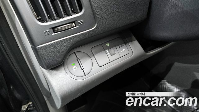 Hyundai Starex 2015 — photo 16