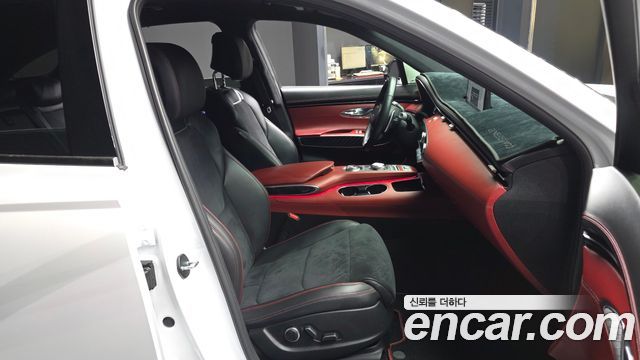 Genesis GV70 2021 — photo 17