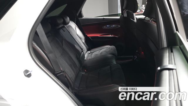 Genesis GV70 2021 — photo 18