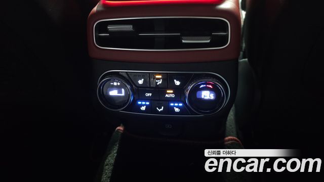 Genesis GV70 2021 — photo 25