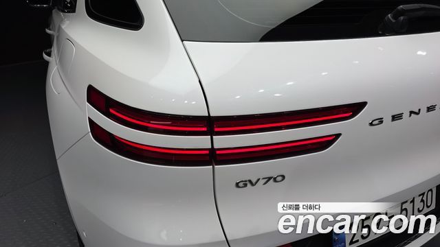 Genesis GV70 2021 — photo 9