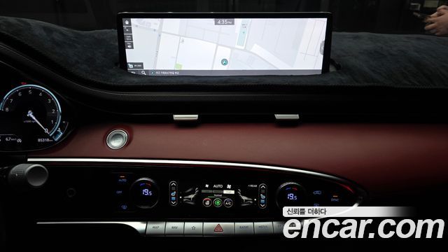 Genesis GV70 2021 — photo 27