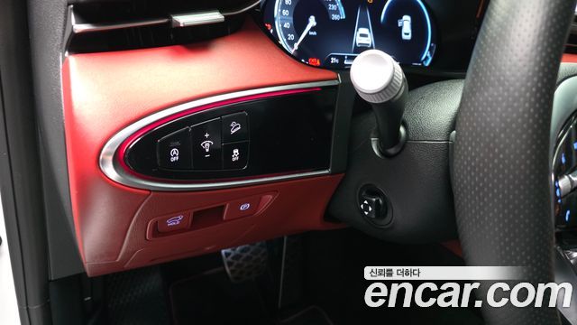 Genesis GV70 2021 — photo 30