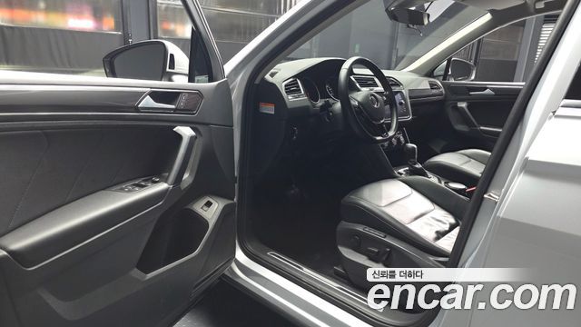 Volkswagen Tiguan 2018 — photo 10