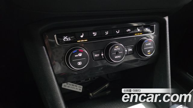 Volkswagen Tiguan 2018 — photo 17