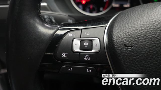 Volkswagen Tiguan 2018 — photo 19