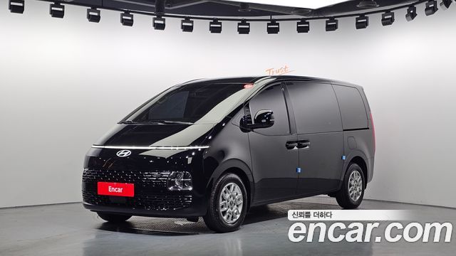 Hyundai Staria 2025 — photo 1