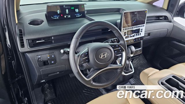 Hyundai Staria 2025 — photo 10