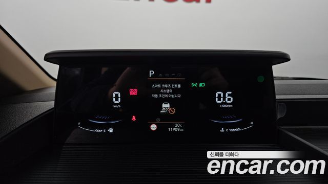 Hyundai Staria 2025 — photo 11