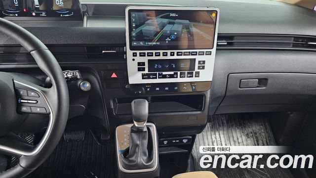 Hyundai Staria 2025 — photo 20